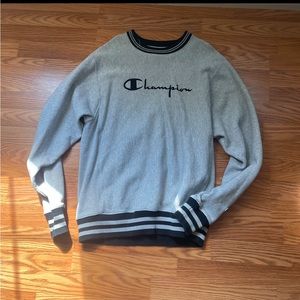Lightly worn Men’s crewneck